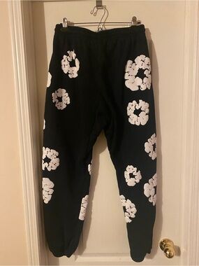 Denim tears Sweatpants with White Floral Print Men’s small